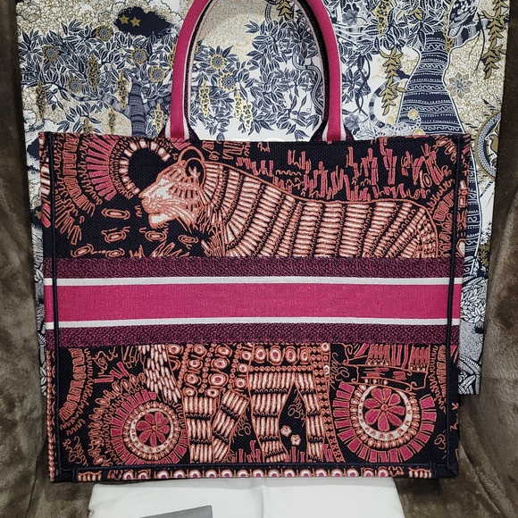 Dior Book Tote Canvas Embroidered Animals Tiger  Deep Blue Fuchsia Large Size - Picture 8 of 17
